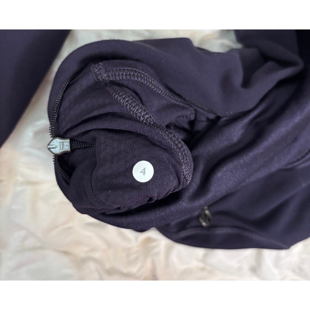 Lululemon Define jacket plum color size 4 - Picture 4 of 4